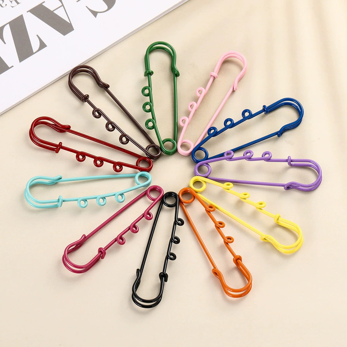 A-38 3-Hole Decorative Safety Pin / Large Brooch for DIY Clothing Accessories, Waist-Cinching Clip, Anti-Gape Security Pin